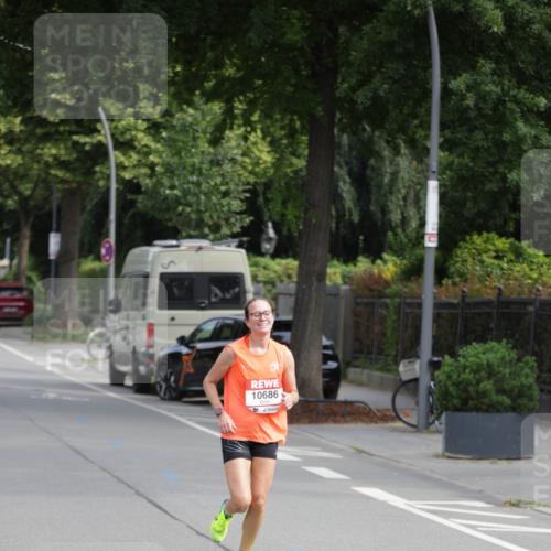15.06.2025 - REWE Women's Run Jannik Wohlers http://msf.ph/oto/7935554 15.06.2025 08:41:11 Laufen 10686 meine-sportfotos.de