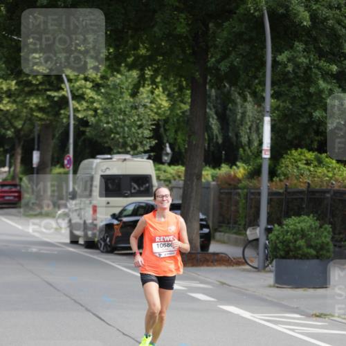 15.06.2025 - REWE Women's Run Jannik Wohlers http://msf.ph/oto/7935557 15.06.2025 08:41:11 Laufen 10686 meine-sportfotos.de