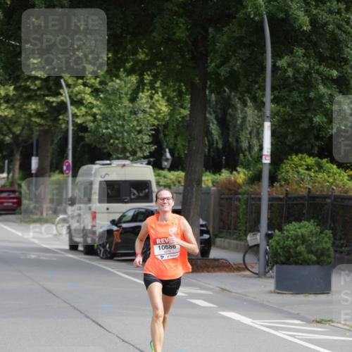 15.06.2025 - REWE Women's Run Jannik Wohlers http://msf.ph/oto/7935560 15.06.2025 08:41:11 Laufen 10686 meine-sportfotos.de