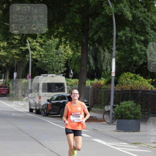 15.06.2025 - REWE Women's Run Jannik Wohlers http://msf.ph/oto/7935577 15.06.2025 08:41:11 Laufen 10686 meine-sportfotos.de