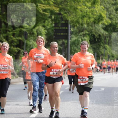 15.06.2025 - REWE Women's Run Jannik Wohlers http://msf.ph/oto/7935579 15.06.2025 10:12:54 Laufen 15, 055, 5056, 5414, 5198 meine-sportfotos.de