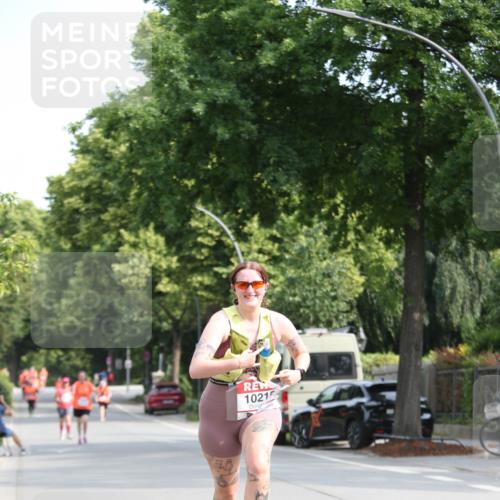 15.06.2025 - REWE Women's Run Jannik Wohlers http://msf.ph/oto/7935611 15.06.2025 09:53:21 Laufen 10215 meine-sportfotos.de