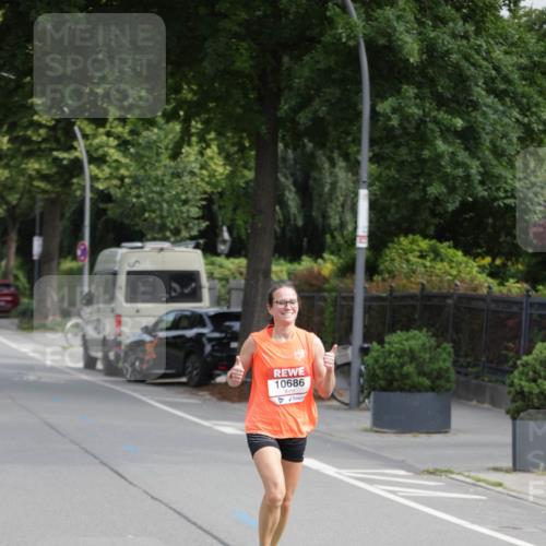 15.06.2025 - REWE Women's Run Jannik Wohlers http://msf.ph/oto/7935627 15.06.2025 08:41:12 Laufen 10686 meine-sportfotos.de