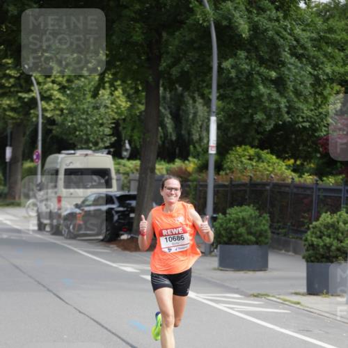 15.06.2025 - REWE Women's Run Jannik Wohlers http://msf.ph/oto/7935644 15.06.2025 08:41:12 Laufen 10686 meine-sportfotos.de
