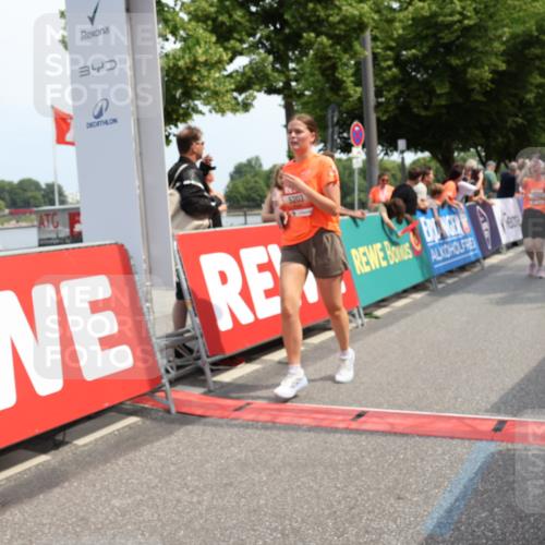 15.06.2025 - REWE Women's Run Strokosch-Dieckow http://msf.ph/oto/7935658 15.06.2025 11:08:53 Ziel 5056, 5198, 5203, 5255, 5267, 5380, 5390, 5391, 5414, 5570 meine-sportfotos.de