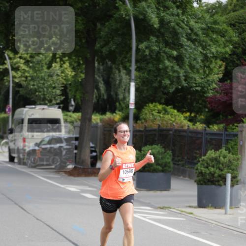 15.06.2025 - REWE Women's Run Jannik Wohlers http://msf.ph/oto/7935688 15.06.2025 08:41:12 Laufen 10686 meine-sportfotos.de