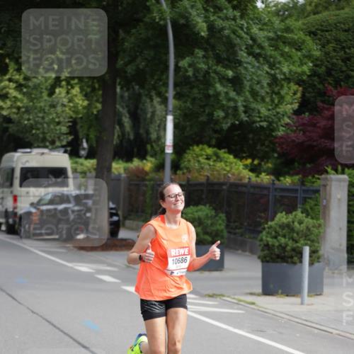 15.06.2025 - REWE Women's Run Jannik Wohlers http://msf.ph/oto/7935706 15.06.2025 08:41:12 Laufen 10686 meine-sportfotos.de