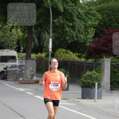 15.06.2025 - REWE Women's Run Jannik Wohlers http://msf.ph/oto/7935714 15.06.2025 08:41:12 Laufen 10686 meine-sportfotos.de