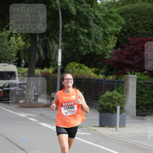 15.06.2025 - REWE Women's Run Jannik Wohlers http://msf.ph/oto/7935722 15.06.2025 08:41:12 Laufen 10686 meine-sportfotos.de