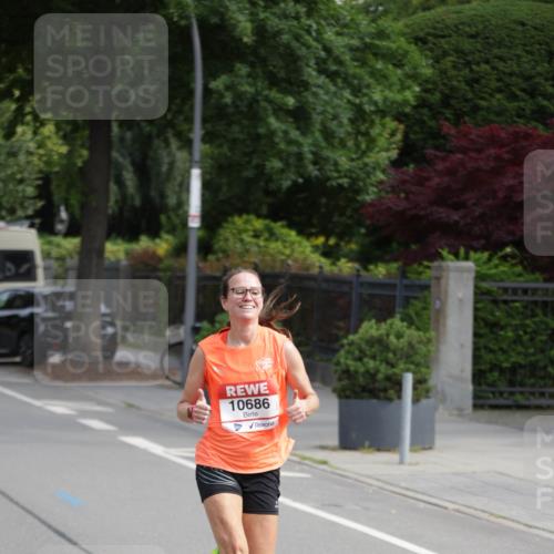 15.06.2025 - REWE Women's Run Jannik Wohlers http://msf.ph/oto/7935730 15.06.2025 08:41:13 Laufen 10686 meine-sportfotos.de