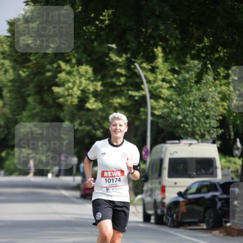 15.06.2025 - REWE Women's Run Jannik Wohlers http://msf.ph/oto/7935769 15.06.2025 08:41:38 Laufen 10174 meine-sportfotos.de