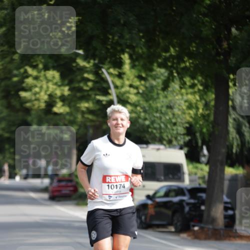 15.06.2025 - REWE Women's Run Jannik Wohlers http://msf.ph/oto/7935821 15.06.2025 08:41:39 Laufen 10174 meine-sportfotos.de