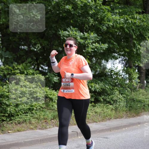 15.06.2025 - REWE Women's Run Jannik Wohlers http://msf.ph/oto/7935835 15.06.2025 10:13:05 Laufen 5390 meine-sportfotos.de