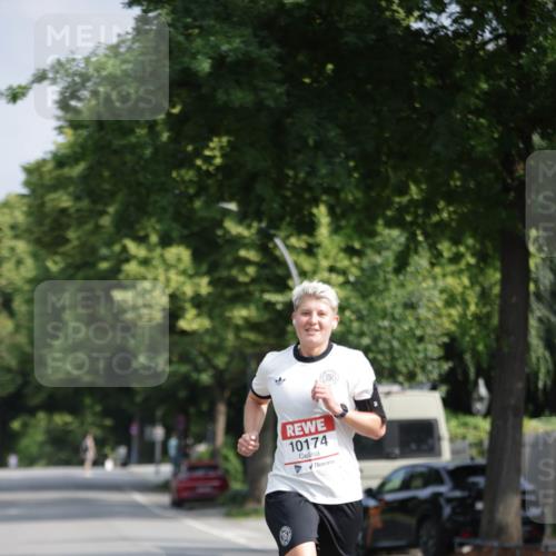 15.06.2025 - REWE Women's Run Jannik Wohlers http://msf.ph/oto/7935840 15.06.2025 08:41:39 Laufen 10174 meine-sportfotos.de