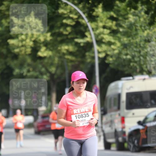 15.06.2025 - REWE Women's Run Jannik Wohlers http://msf.ph/oto/7935860 15.06.2025 09:53:35 Laufen 10835 meine-sportfotos.de