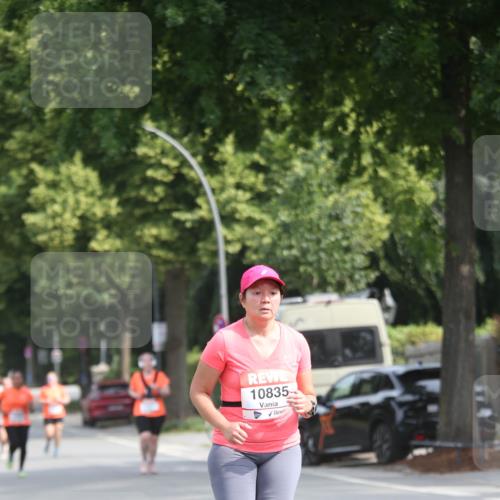 15.06.2025 - REWE Women's Run Jannik Wohlers http://msf.ph/oto/7935894 15.06.2025 09:53:36 Laufen 10835 meine-sportfotos.de