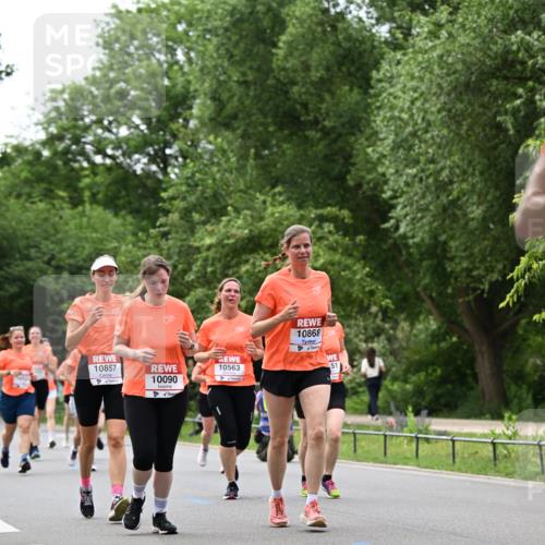 15.06.2025 - REWE Women's Run Dr. Thomas Lammeyer http://msf.ph/oto/7935984 15.06.2025 09:19:16 Laufen 10857, 10563, 10090, 10868, 51 meine-sportfotos.de