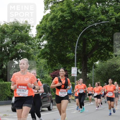 15.06.2025 - REWE Women's Run Jannik Wohlers http://msf.ph/oto/7936077 15.06.2025 08:26:23 Laufen 10367, 10133, 10830, 10339 meine-sportfotos.de