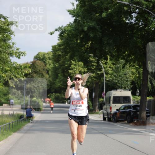 15.06.2025 - REWE Women's Run Jannik Wohlers http://msf.ph/oto/7936223 15.06.2025 08:42:25 Laufen 10848 meine-sportfotos.de