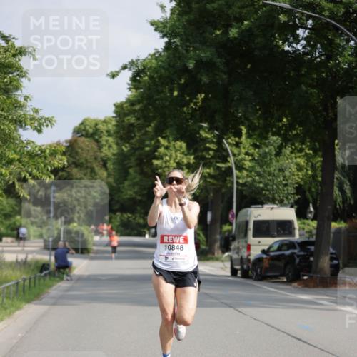 15.06.2025 - REWE Women's Run Jannik Wohlers http://msf.ph/oto/7936227 15.06.2025 08:42:25 Laufen 10848 meine-sportfotos.de
