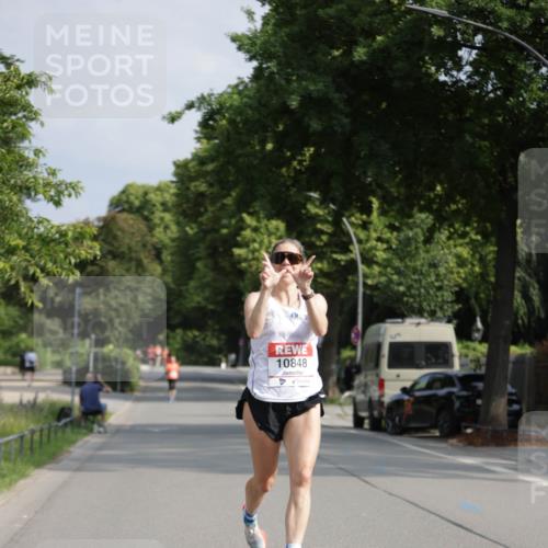 15.06.2025 - REWE Women's Run Jannik Wohlers http://msf.ph/oto/7936243 15.06.2025 08:42:25 Laufen 10848 meine-sportfotos.de