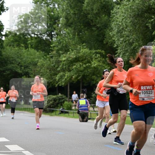 15.06.2025 - REWE Women's Run Dr. Thomas Lammeyer http://msf.ph/oto/7936264 15.06.2025 09:19:22 Laufen 10651, 10, 05, 10523 meine-sportfotos.de