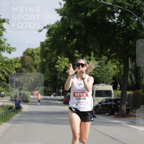 15.06.2025 - REWE Women's Run Jannik Wohlers http://msf.ph/oto/7936280 15.06.2025 08:42:26 Laufen 33, 10848 meine-sportfotos.de