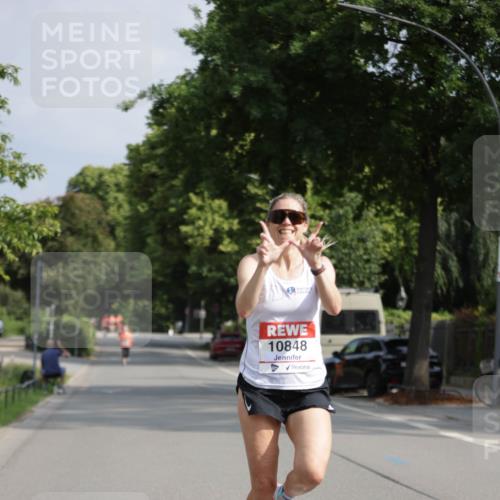 15.06.2025 - REWE Women's Run Jannik Wohlers http://msf.ph/oto/7936290 15.06.2025 08:42:26 Laufen 10848 meine-sportfotos.de