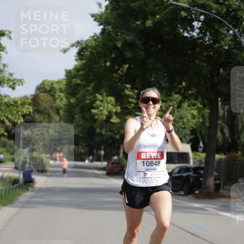15.06.2025 - REWE Women's Run Jannik Wohlers http://msf.ph/oto/7936299 15.06.2025 08:42:26 Laufen 10848 meine-sportfotos.de