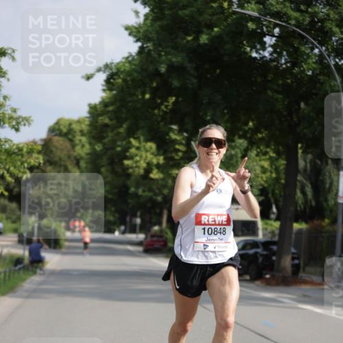 15.06.2025 - REWE Women's Run Jannik Wohlers http://msf.ph/oto/7936304 15.06.2025 08:42:26 Laufen 10848 meine-sportfotos.de