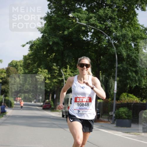 15.06.2025 - REWE Women's Run Jannik Wohlers http://msf.ph/oto/7936339 15.06.2025 08:42:26 Laufen 10848, 2 meine-sportfotos.de