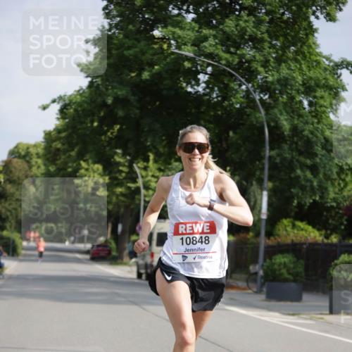 15.06.2025 - REWE Women's Run Jannik Wohlers http://msf.ph/oto/7936344 15.06.2025 08:42:26 Laufen 10848 meine-sportfotos.de