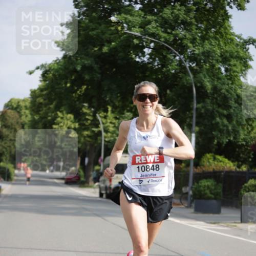15.06.2025 - REWE Women's Run Jannik Wohlers http://msf.ph/oto/7936346 15.06.2025 08:42:26 Laufen 10848 meine-sportfotos.de