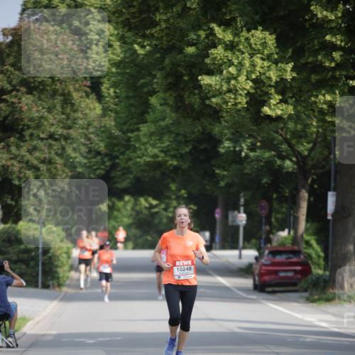15.06.2025 - REWE Women's Run Jannik Wohlers http://msf.ph/oto/7936349 15.06.2025 08:42:37 Laufen 10248 meine-sportfotos.de