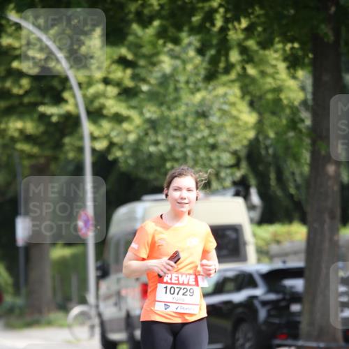 15.06.2025 - REWE Women's Run Jannik Wohlers http://msf.ph/oto/7936357 15.06.2025 09:53:57 Laufen 10729 meine-sportfotos.de