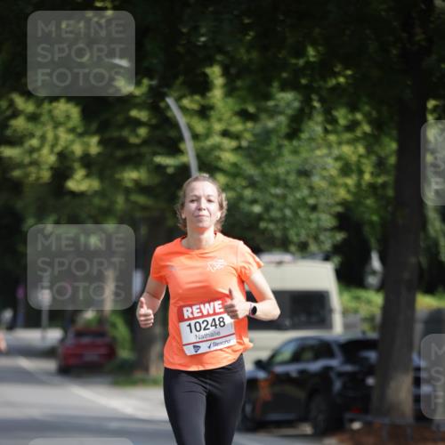 15.06.2025 - REWE Women's Run Jannik Wohlers http://msf.ph/oto/7936440 15.06.2025 08:42:42 Laufen 10248 meine-sportfotos.de