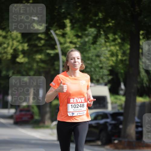 15.06.2025 - REWE Women's Run Jannik Wohlers http://msf.ph/oto/7936462 15.06.2025 08:42:43 Laufen 10248 meine-sportfotos.de