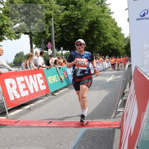 15.06.2025 - REWE Women's Run Strokosch-Dieckow http://msf.ph/oto/7936466 15.06.2025 11:09:34 Ziel 5145, 5256, 5384, 5583, 5615 meine-sportfotos.de