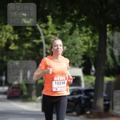 15.06.2025 - REWE Women's Run Jannik Wohlers http://msf.ph/oto/7936467 15.06.2025 08:42:43 Laufen 10248 meine-sportfotos.de