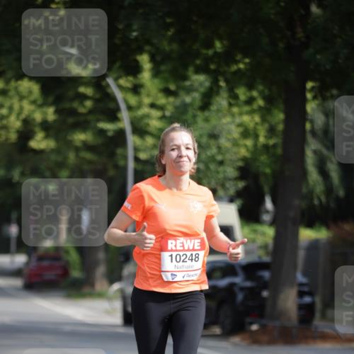 15.06.2025 - REWE Women's Run Jannik Wohlers http://msf.ph/oto/7936473 15.06.2025 08:42:43 Laufen 10248 meine-sportfotos.de
