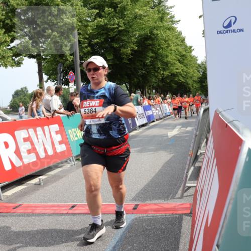 15.06.2025 - REWE Women's Run Strokosch-Dieckow http://msf.ph/oto/7936477 15.06.2025 11:09:35 Ziel 5094, 5145, 5193, 5256, 5384, 5493, 5494, 5583, 5605, 5615 meine-sportfotos.de