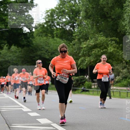 15.06.2025 - REWE Women's Run Dr. Thomas Lammeyer http://msf.ph/oto/7936511 15.06.2025 09:19:27 Laufen 10646, 10678 meine-sportfotos.de