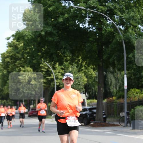 15.06.2025 - REWE Women's Run Jannik Wohlers http://msf.ph/oto/7936562 15.06.2025 09:54:35 Laufen 10465 meine-sportfotos.de