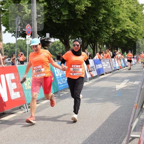 15.06.2025 - REWE Women's Run Strokosch-Dieckow http://msf.ph/oto/7936732 15.06.2025 11:10:06 Ziel 5093, 5395 meine-sportfotos.de