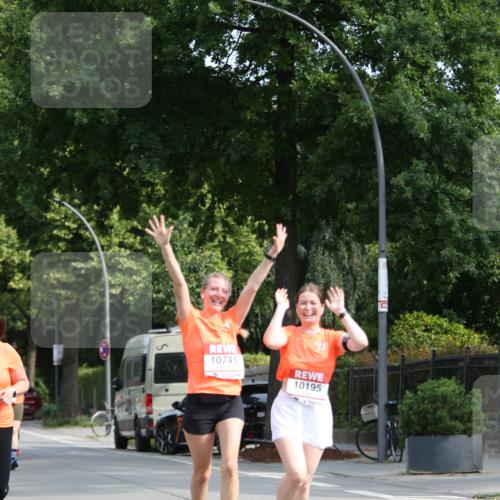15.06.2025 - REWE Women's Run Jannik Wohlers http://msf.ph/oto/7937135 15.06.2025 09:55:00 Laufen 10741, 10195 meine-sportfotos.de