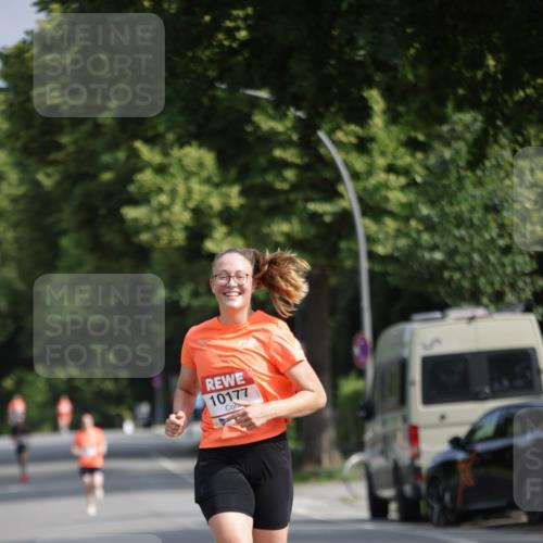 15.06.2025 - REWE Women's Run Jannik Wohlers http://msf.ph/oto/7937232 15.06.2025 08:43:06 Laufen 10177 meine-sportfotos.de