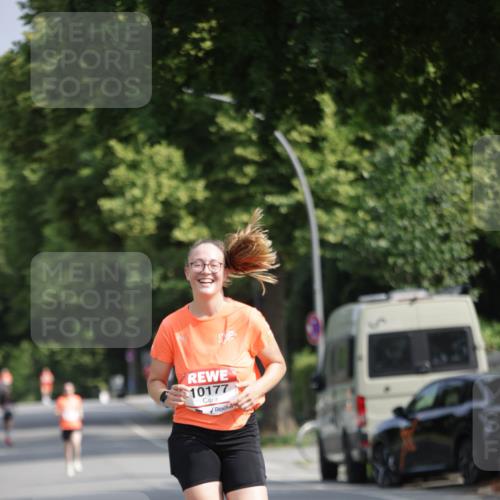 15.06.2025 - REWE Women's Run Jannik Wohlers http://msf.ph/oto/7937238 15.06.2025 08:43:06 Laufen 10177 meine-sportfotos.de