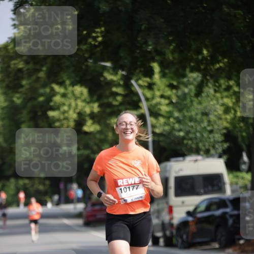 15.06.2025 - REWE Women's Run Jannik Wohlers http://msf.ph/oto/7937269 15.06.2025 08:43:07 Laufen 10177 meine-sportfotos.de