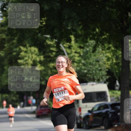 15.06.2025 - REWE Women's Run Jannik Wohlers http://msf.ph/oto/7937283 15.06.2025 08:43:07 Laufen 10177 meine-sportfotos.de
