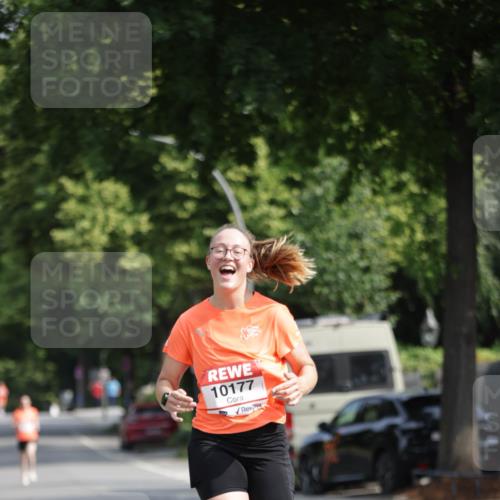 15.06.2025 - REWE Women's Run Jannik Wohlers http://msf.ph/oto/7937298 15.06.2025 08:43:07 Laufen 10177 meine-sportfotos.de